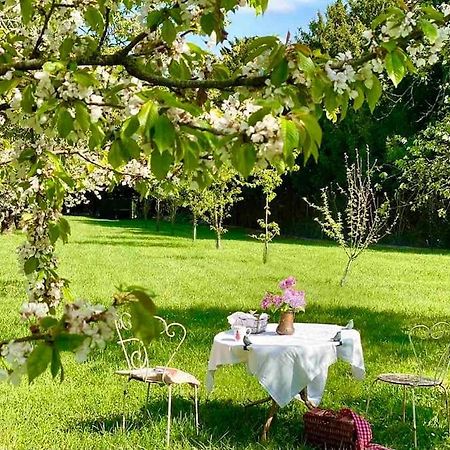 Ocquerre Charming Romantic Tower In Chateau Estate מראה חיצוני תמונה